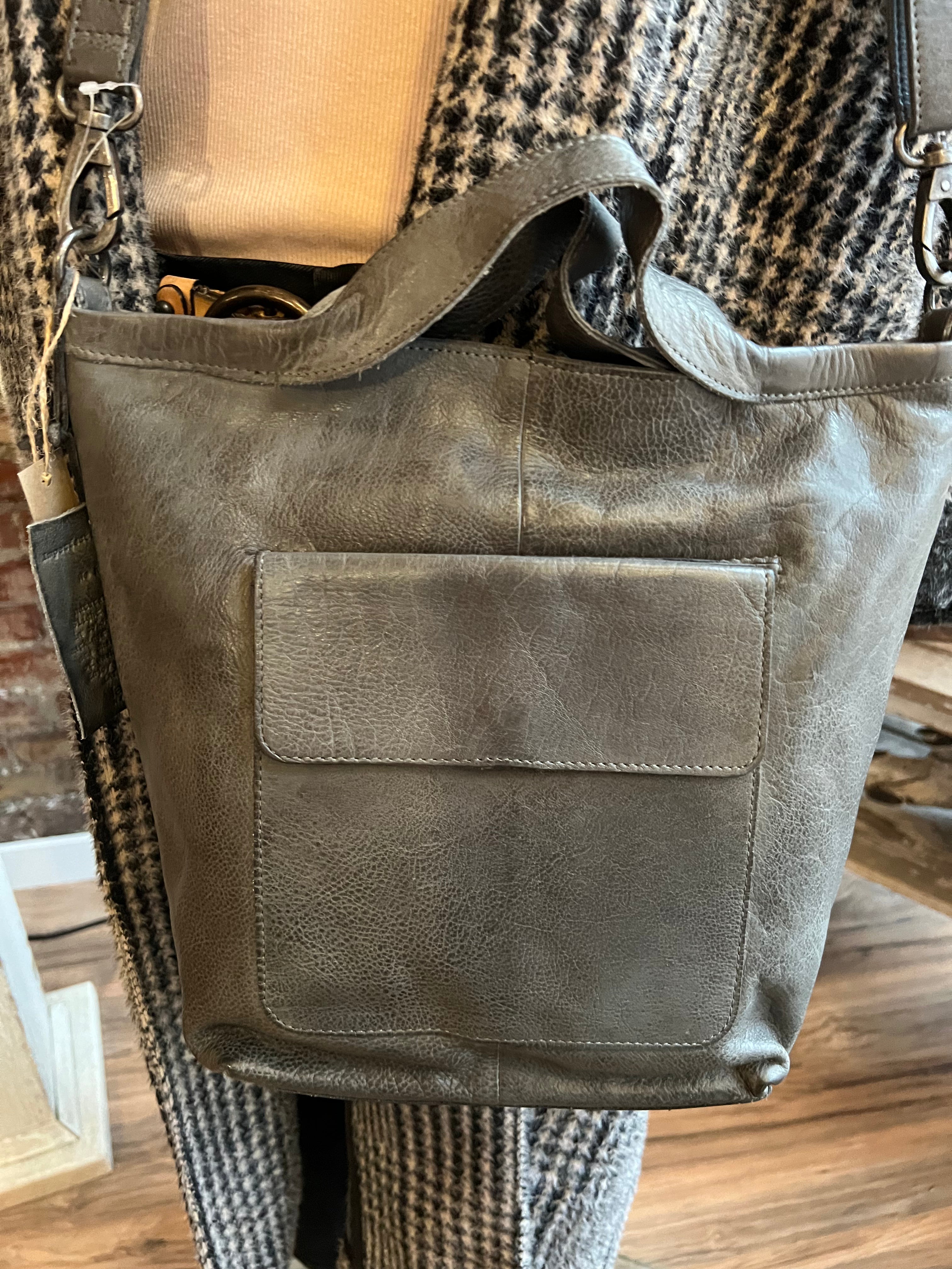 Handbags & Wallets – Blue Door Boutique