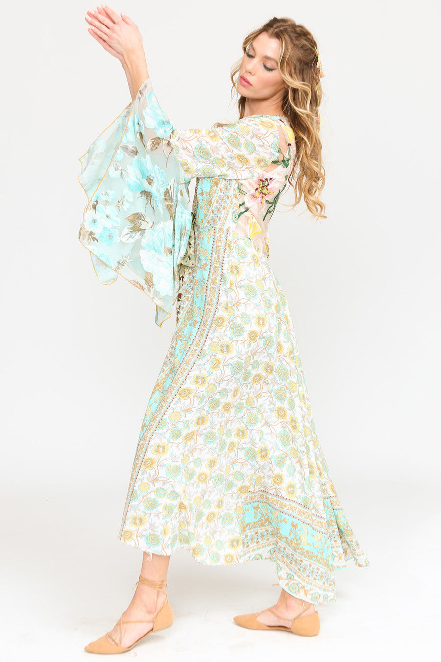 Turquoise embroidered Kimono